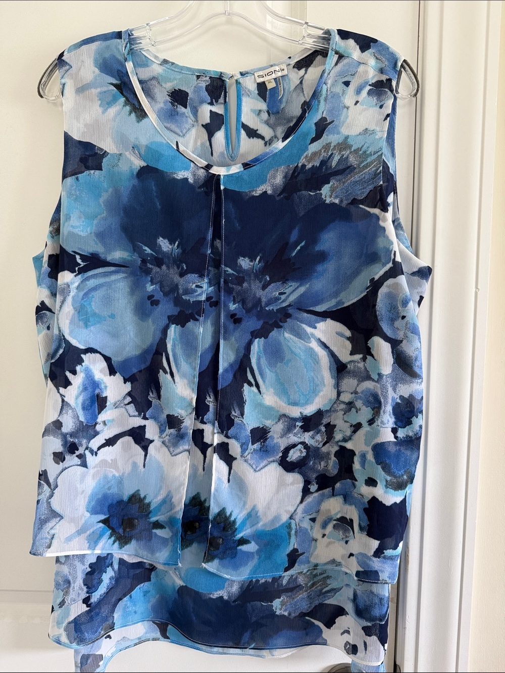 Sioni Blue and White Patterned Top